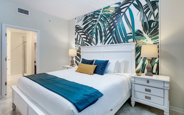 Updated Condo, 5 mi to Disney, On-site Water Park!