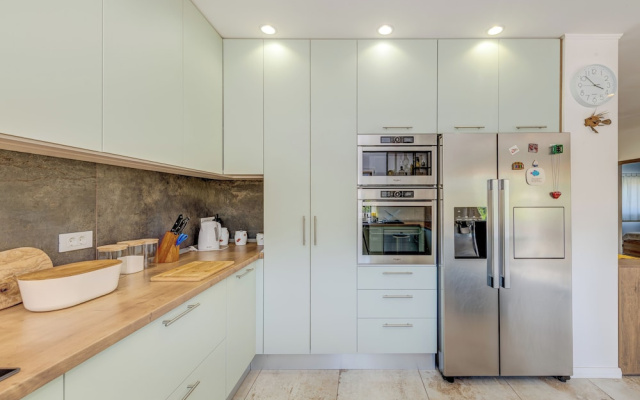 Villa Gariful, Sleeps 8 with Pool & Pet Friendly