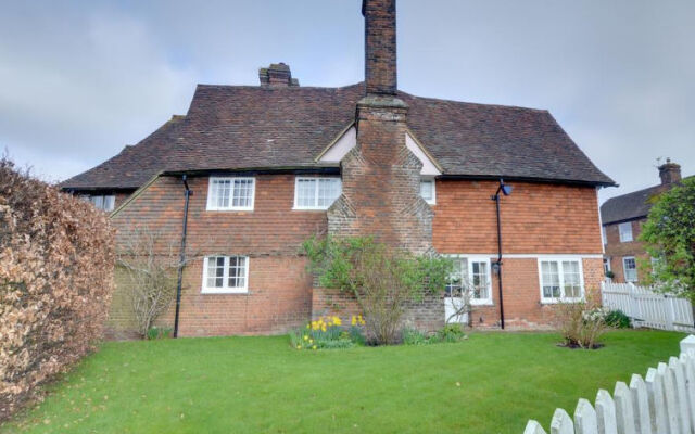 Old Cobblers Cottage At Kings Head House