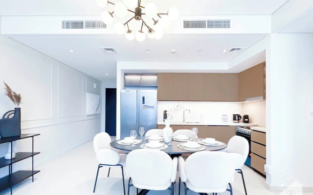 2B With Stunning Burj Views at Burj Crown