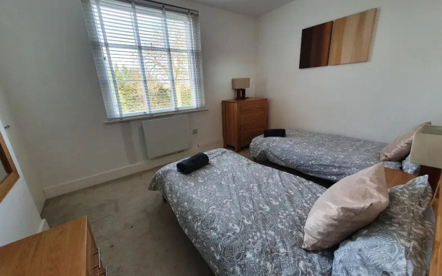 Superb Executive Apartment in Reading