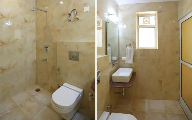 OYO 10889 Hotel Green Residency