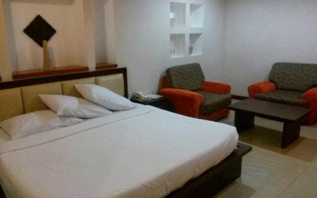 Roxas Midtown Hotel