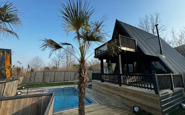 Hill House Bungalov