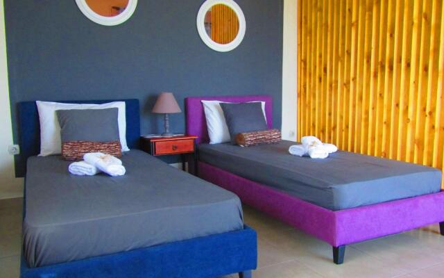 Aristos Apartments & Suites