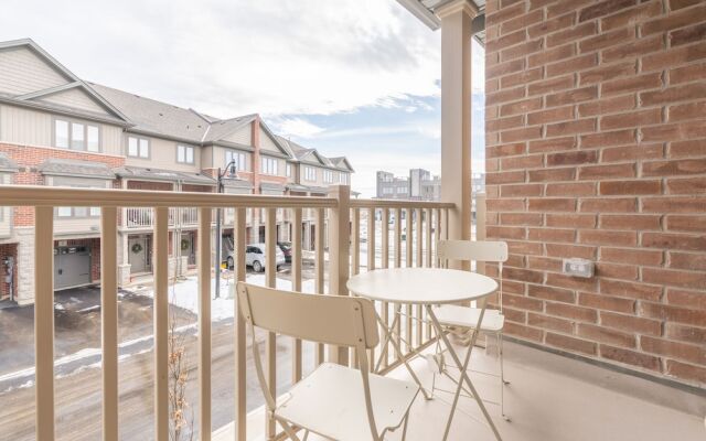 Gorgeous Brand New Spacious Town House
