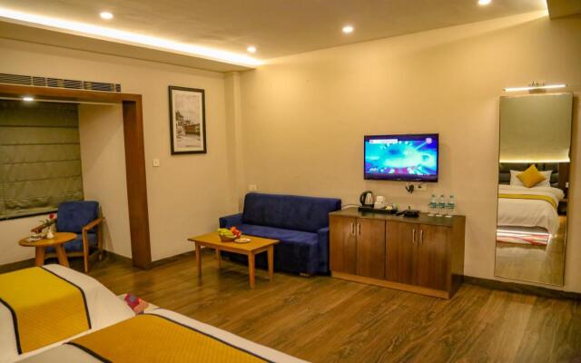 Four Leaf Hotel Sapphire Blue