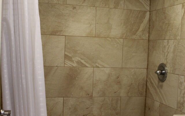 Wharncliffe Suites Motel