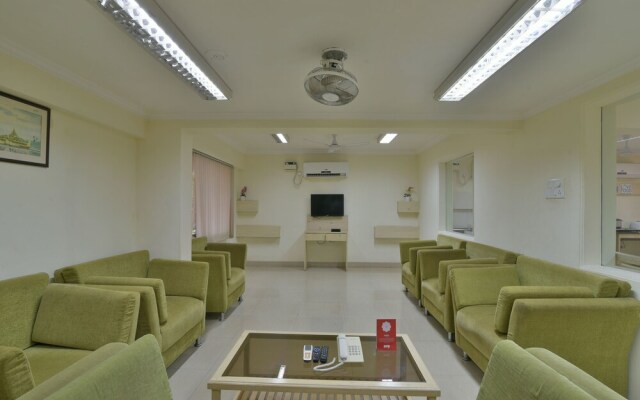 OYO 12993 Pramila Court