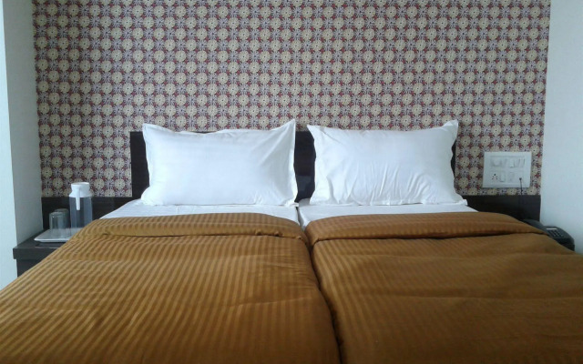Skyway Inn