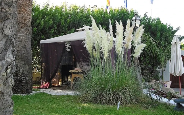 Birdcage Resort - Adult Only