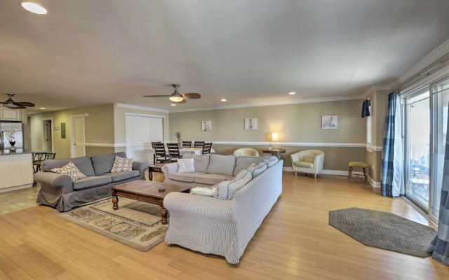 Spacious Wildwood Townhome w/ Covered Balcony