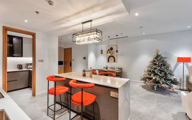 The Crest Residence Luxury by Metropole