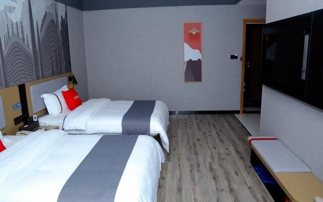 Thank Inn Hotel Henan Luohe Yuanhui International Building Materials City