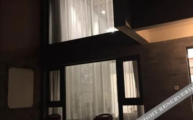 Rujia Huayi Select Hotel (Dali Yangbi County Cangshan West Road)