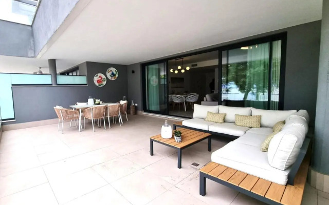 Sea & Village luxury appartment in the marina