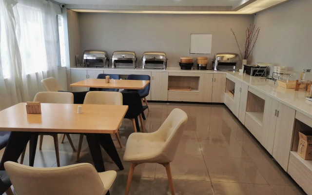 Yi Ting Hotel (Shenzhen Xixiang Bus Station)