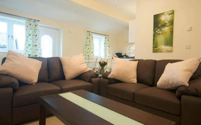 Treetops Cottages & Spa