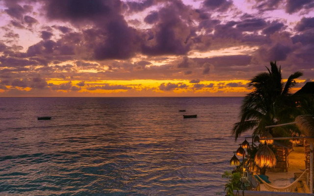Coral Rocks Hotel & Restaurant