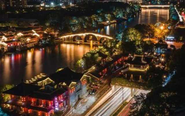 Shigua Hotel Apartment (Gongyuqiao East Subway Station Branch)