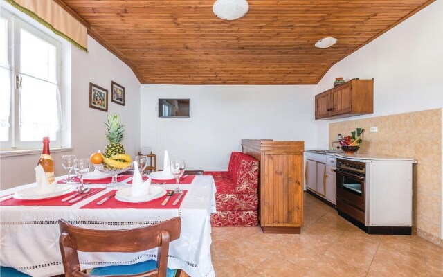 Beautiful Home in Banjol With Wifi and 2 Bedrooms