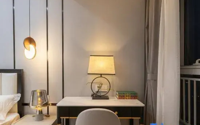 The Romantic hotel(Daminghu store, Jinan)