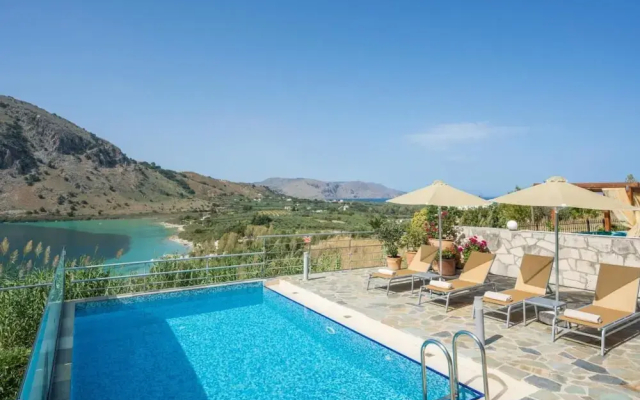 Villa Dafni Panoramic Lake View