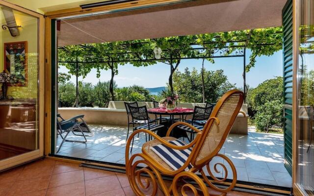 Villa Belezza With Pool, Split - Kastel Gomilica