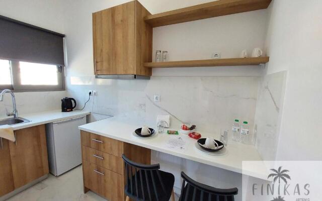Finikas Suites & Apartments Airport