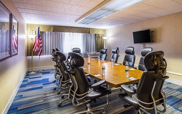 Quality Inn & Suites Altoona