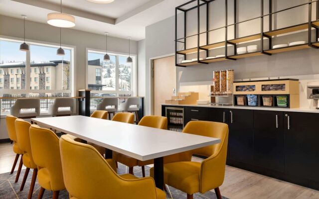 Park Inn by Radisson, Kelowna