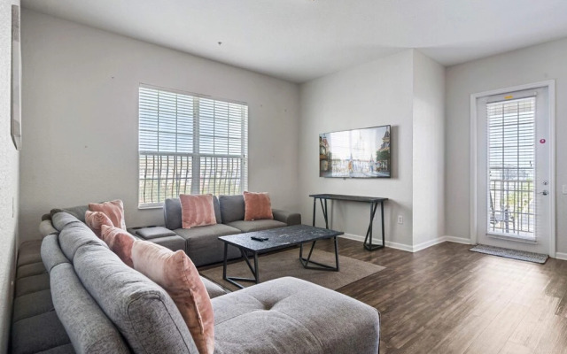 4816 Cayview Avenue #407