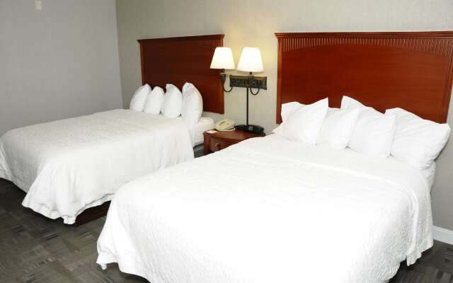 Hampton Inn & Suites Redding