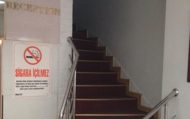 İlk Otel