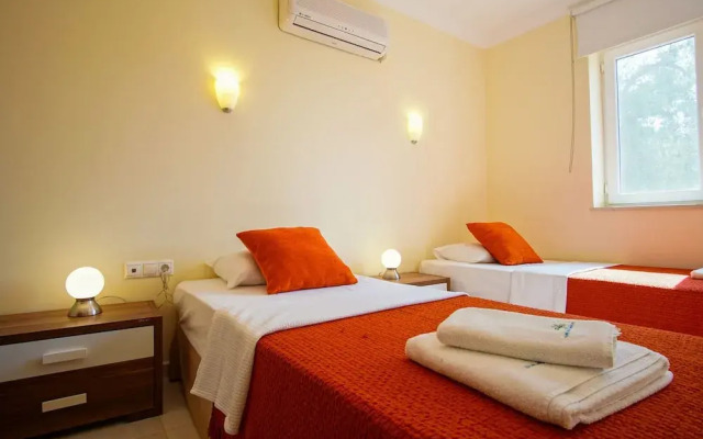 Larmos Villa