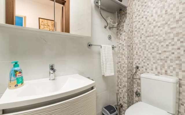 House Rose With Private Pool And Garden