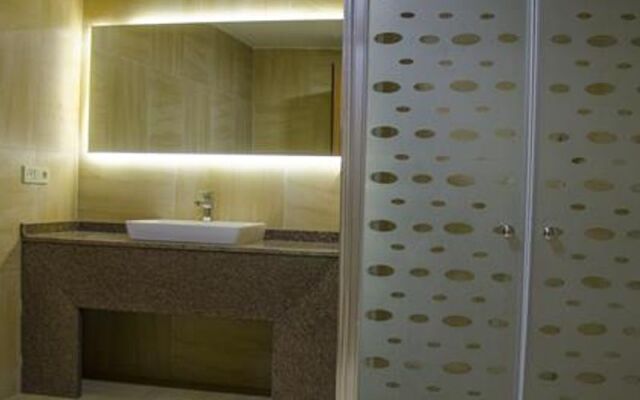 Tilmen Hotel