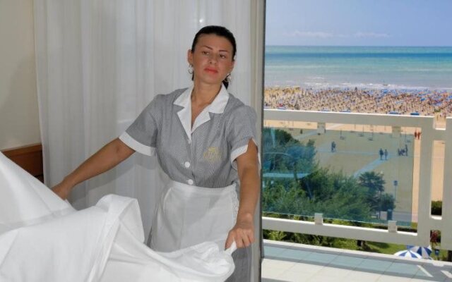Majestic Beach Hotel & Wellness