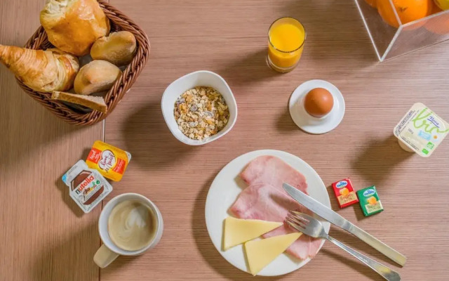 ACE Hôtel Travel Athée sur Cher - A85 Aire du Val de Cher