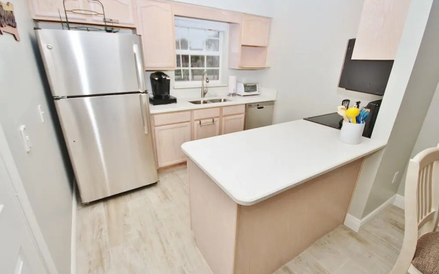 Colony Beach Club 241