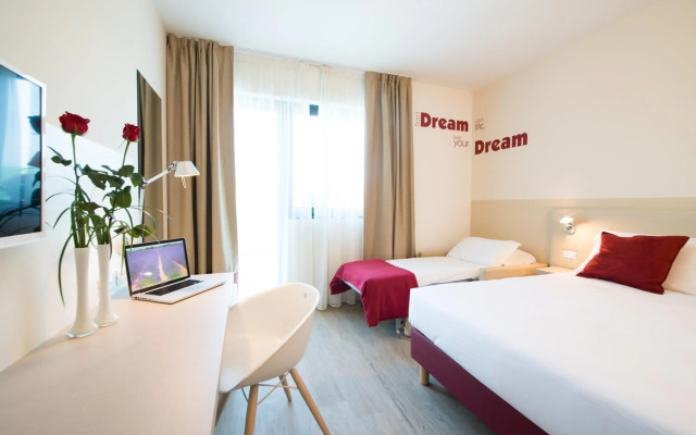 Airport Hotel