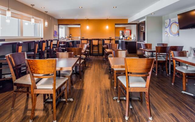 Best Western Plus Mont-Laurier