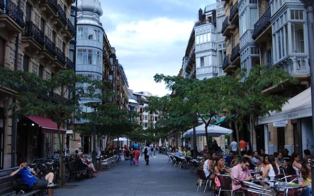 Apartamentos Prim Kalea
