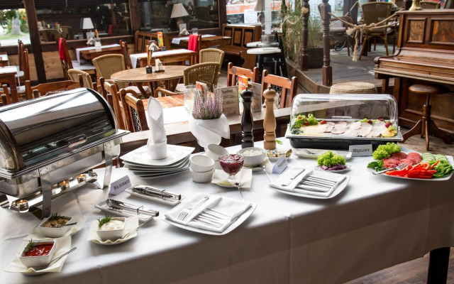 COLUMBUS Ustka - Limanowskiego 1