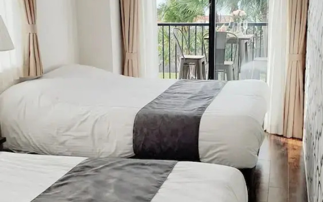 Ocean View Araha 305