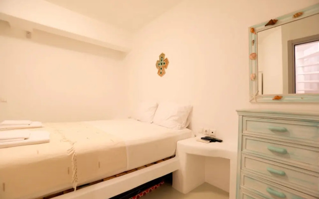 Anthi House