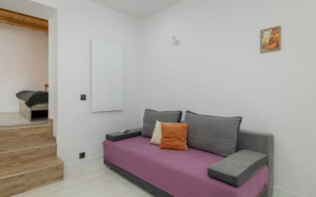 Central Kraków Apartment by Renters