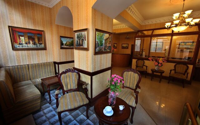 Boomerang Baron Suites