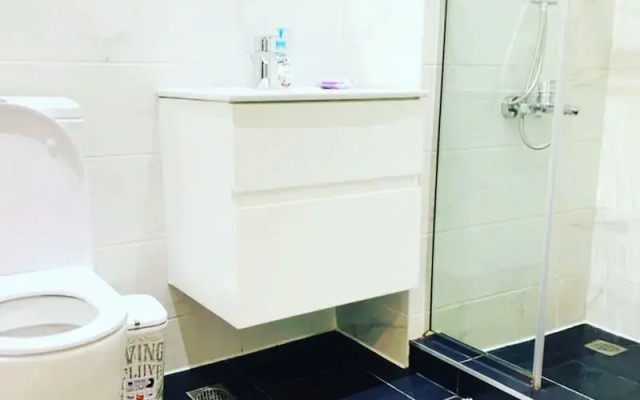 AmberCity Apartment at Embassy