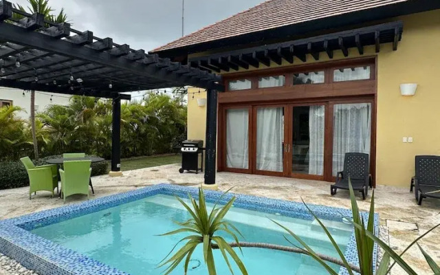 Tranquil Bungalow w Pool at Green Village Ca